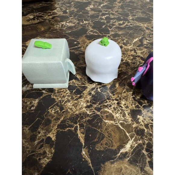 Blox Fruit Mini Figurines Lot Of 4 - Picture 6 of 12